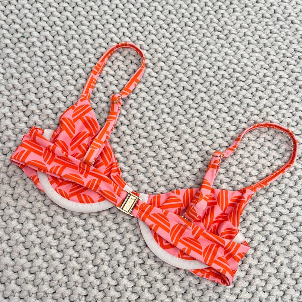 Skatie• ‘Claire’ Bikini Top in TROPICANA - Picture 4 of 13